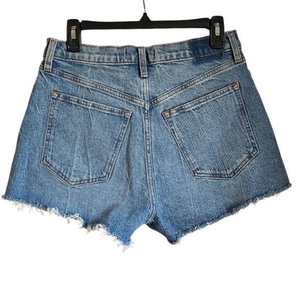 Abercrombie & Fitch Curve Love High Rise Mom Short- 28/6 - Picture 3 of 10